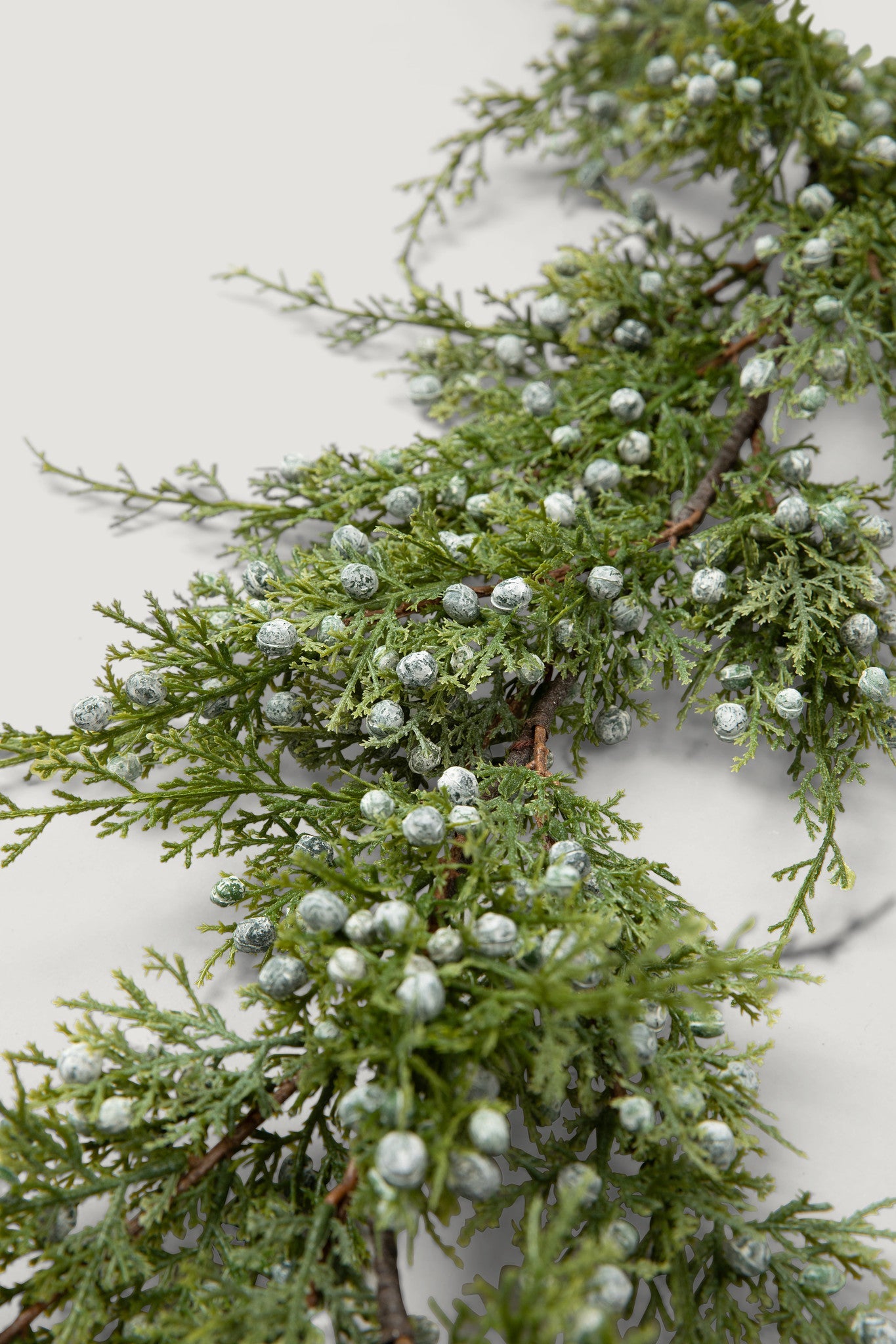 Deluxe Artificial Oregon Juniper Garland - 48"