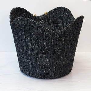 Black scalloped hemp basket
