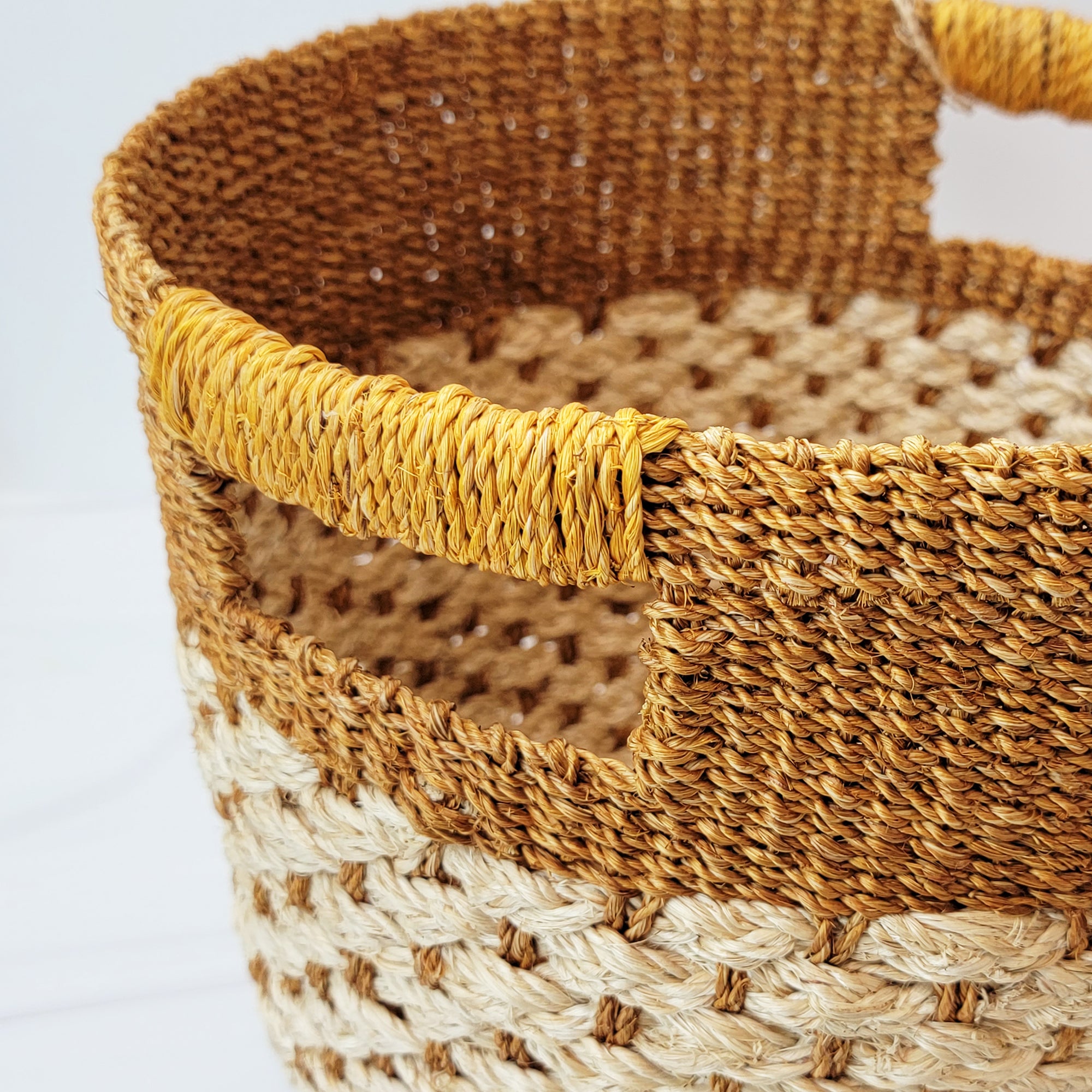 Caramel and natural hemp basket