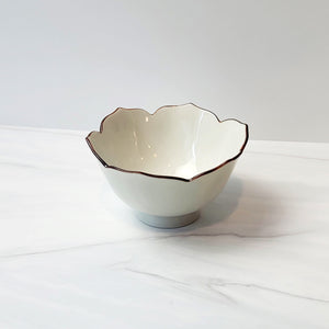 fleur-shaped Kikyo Kobachi Kutani-yaki bowl